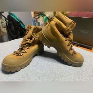 NWT Bates Mountain Boot
